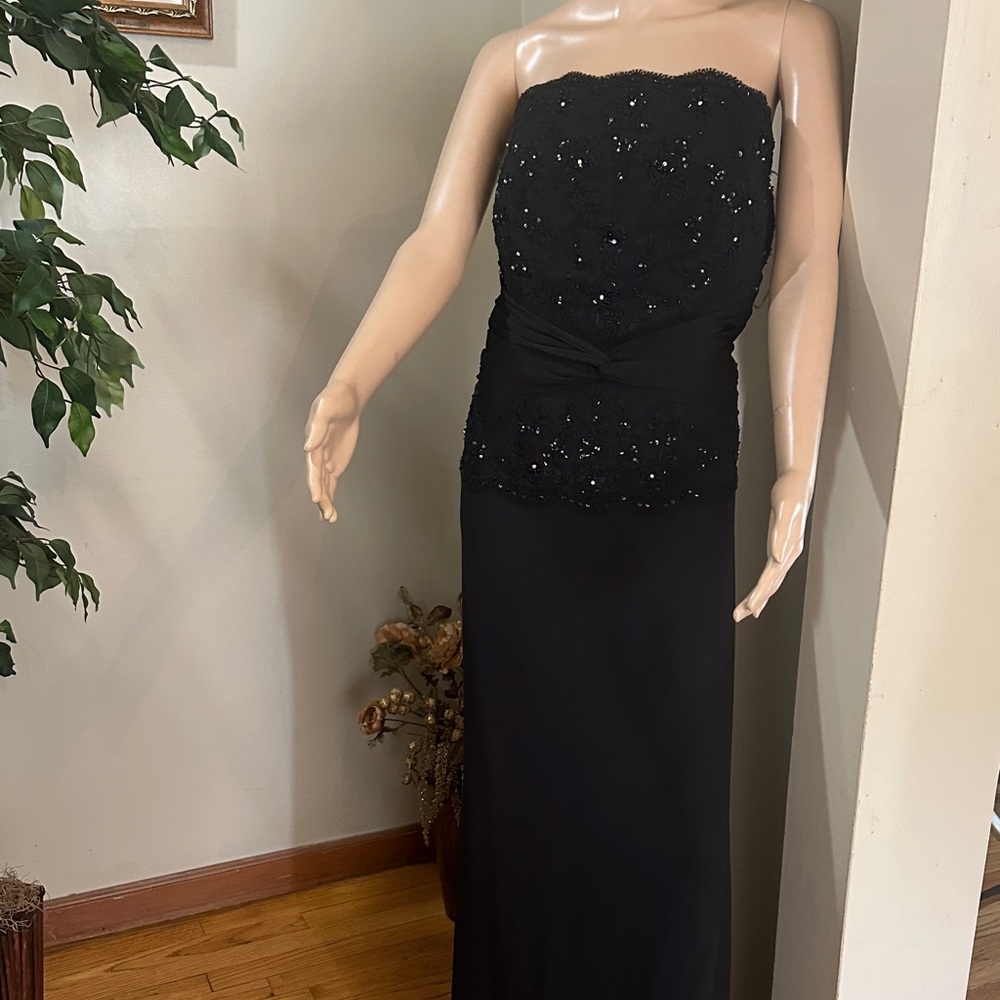 Elegant Black Strapless Evening Gown